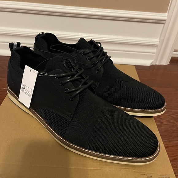 branded boots for man. Black with tag on. - Picture 2 of 3